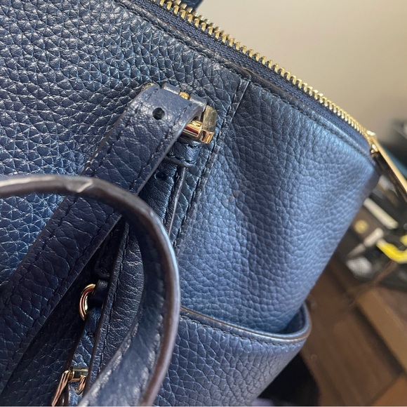 Michael Kors Jet Set Traveler - Picture 7 of 7